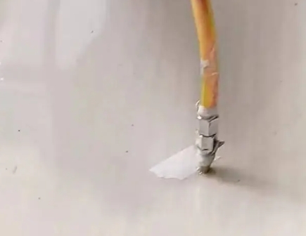 云龙瓷砖空鼓维修公司专业解答在瓷砖铺贴过程中，如果使用的砂料过粗（如全部使用了粗砂），可能会导致以下问题